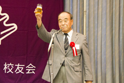 懇親会　乾杯　安味貞正 先生（S33機械）